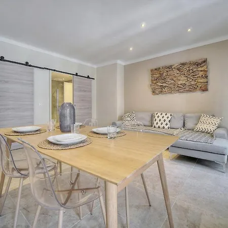Immogroom- Apartment 70M2 - Renovated - Wifi - A C דירה *
