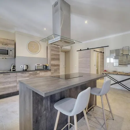 Immogroom- 70m2 - Renovated - Wifi - Ac - Close To Everything *