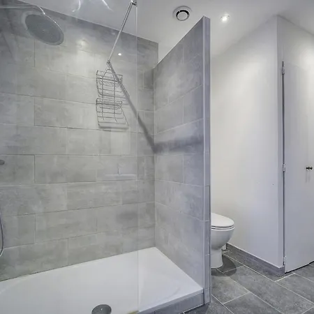 Upstays - Apartment 70M2 - Renovated - Wifi - A C *